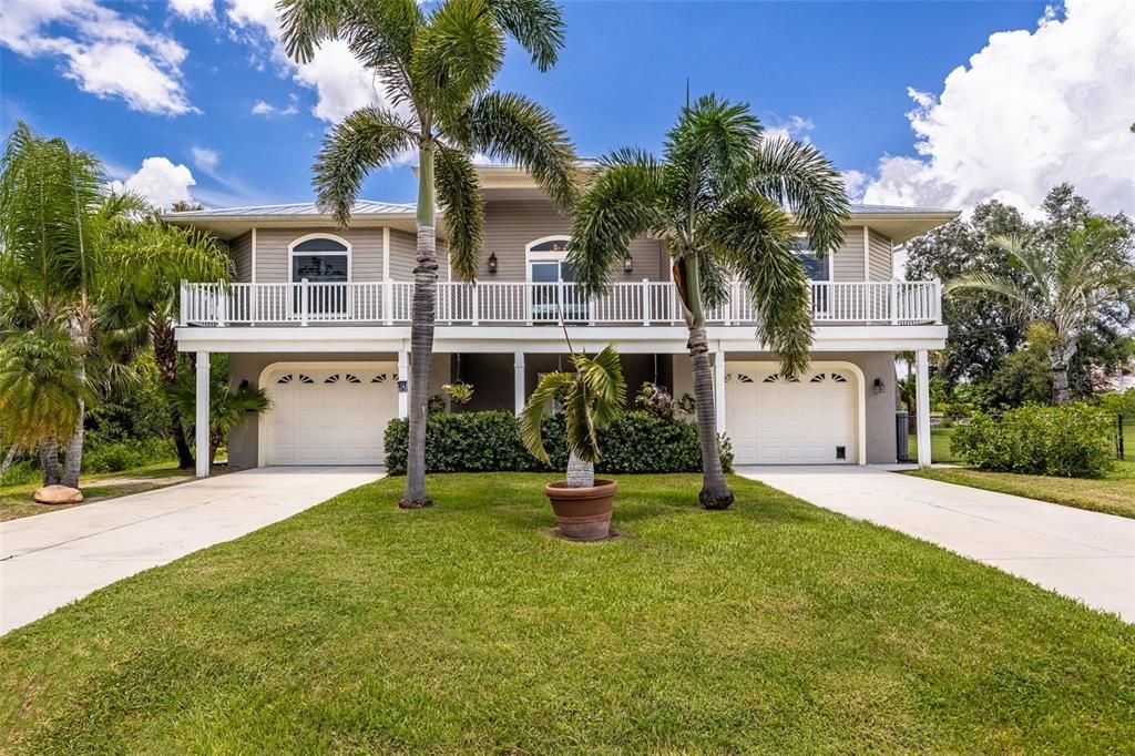 For Sale: $997,000 (4 beds, 3 baths, 4746 Square Feet)