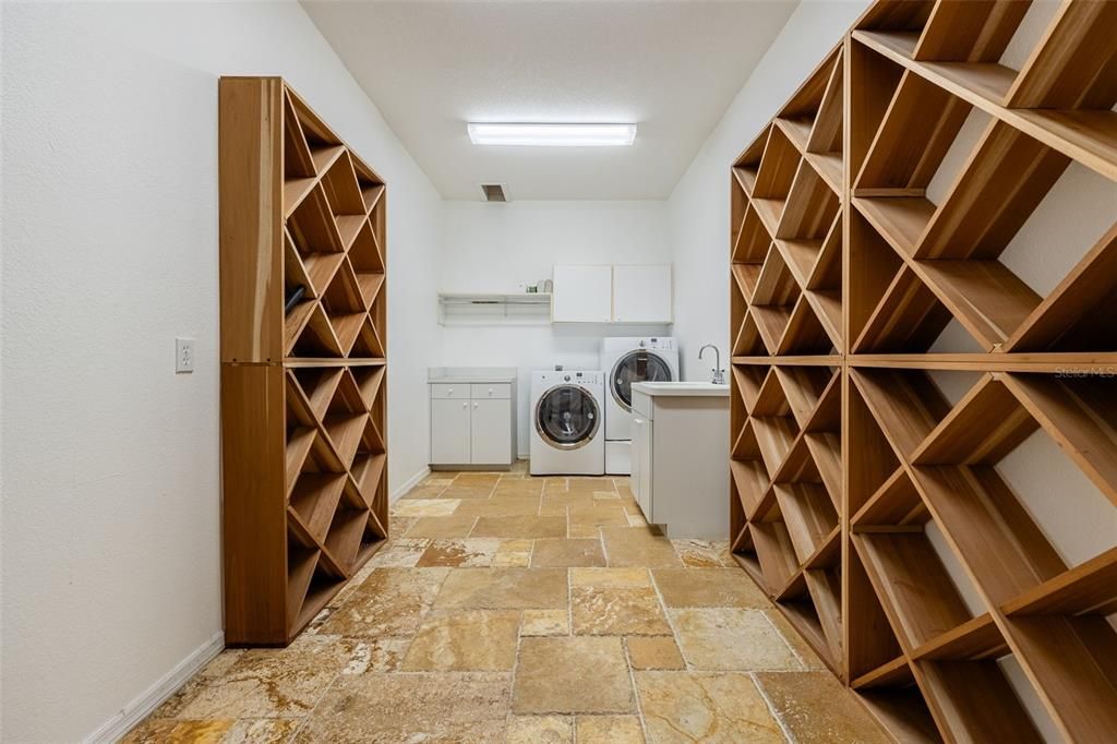 For Sale: $997,000 (4 beds, 3 baths, 4746 Square Feet)