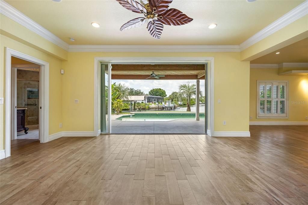 For Sale: $997,000 (4 beds, 3 baths, 4746 Square Feet)