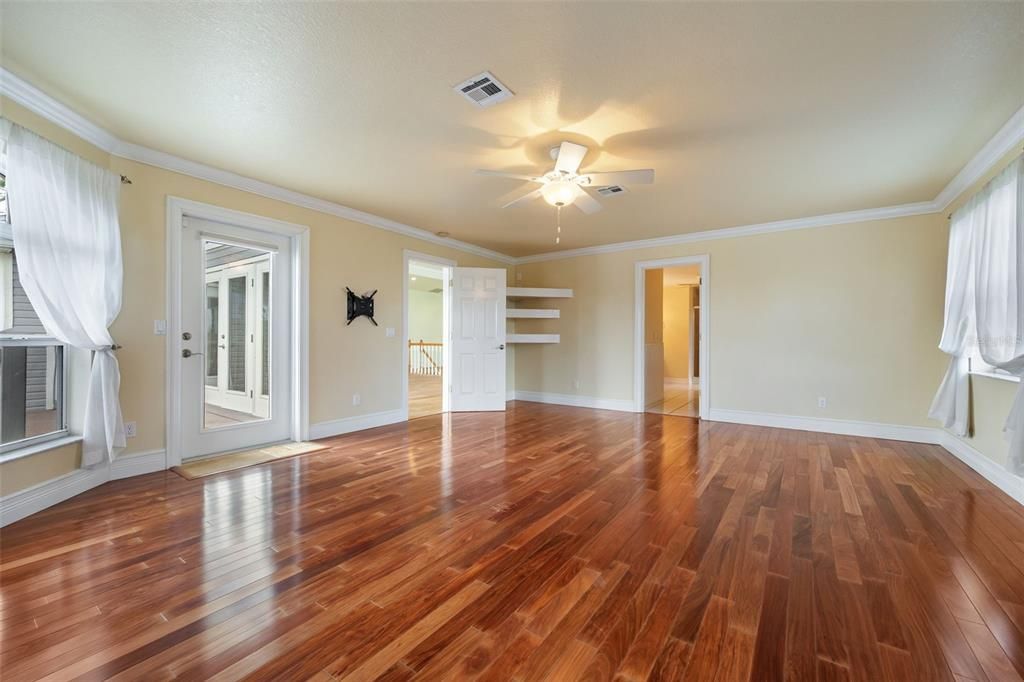 For Sale: $997,000 (4 beds, 3 baths, 4746 Square Feet)