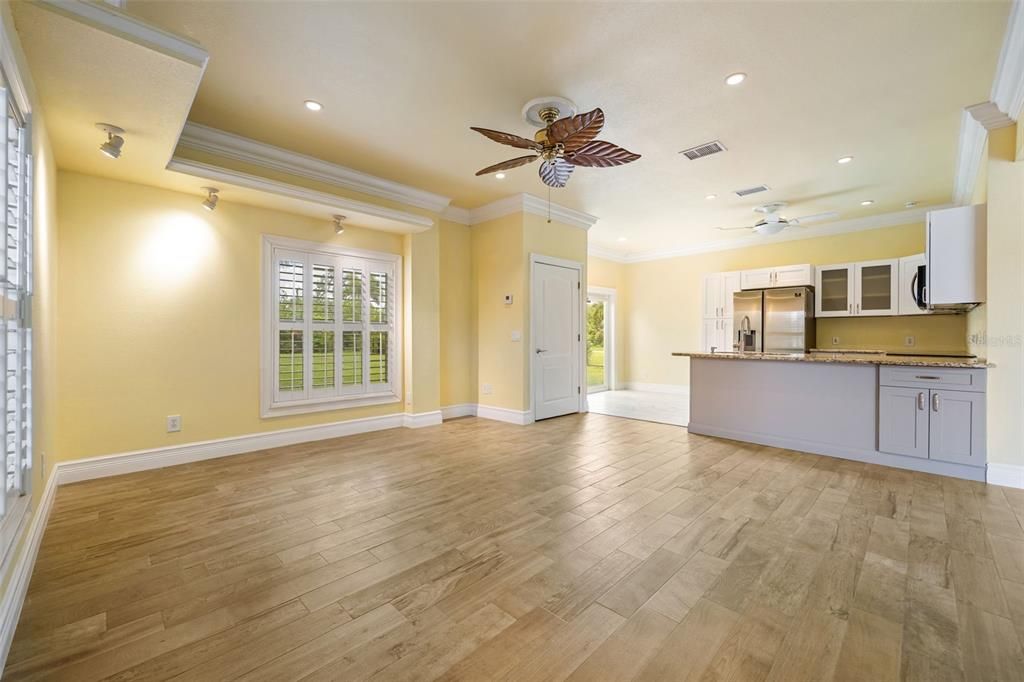 For Sale: $997,000 (4 beds, 3 baths, 4746 Square Feet)