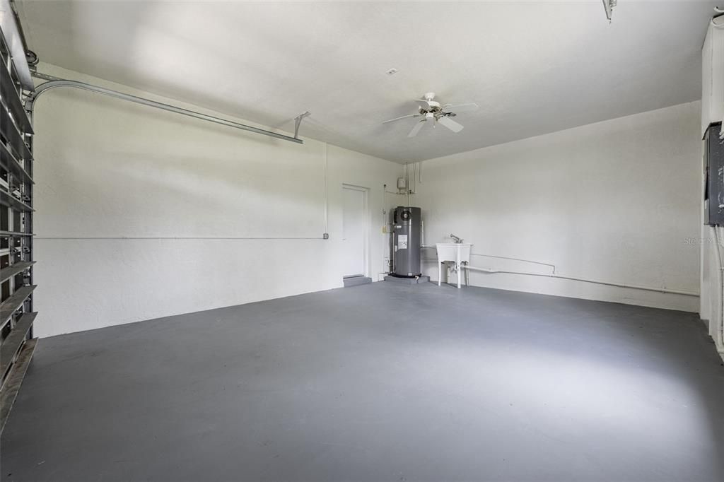 For Sale: $997,000 (4 beds, 3 baths, 4746 Square Feet)