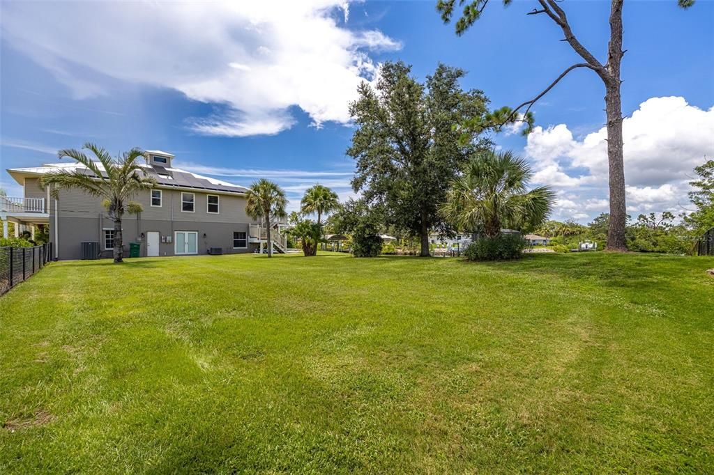 For Sale: $997,000 (4 beds, 3 baths, 4746 Square Feet)