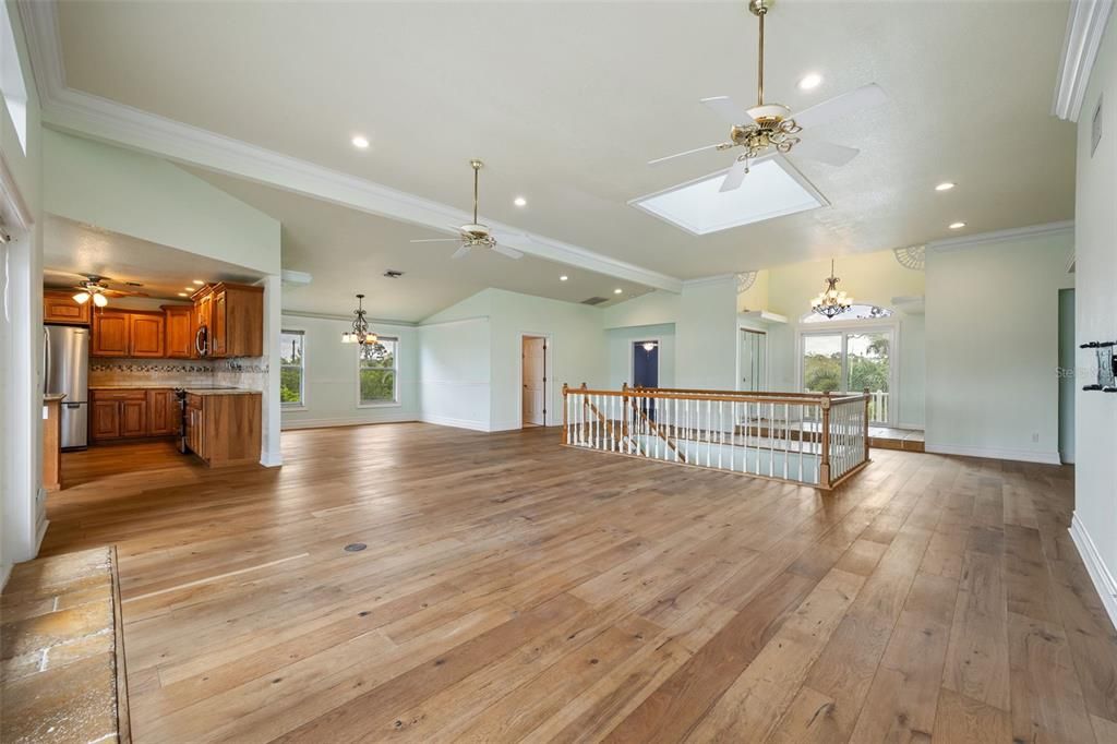 For Sale: $997,000 (4 beds, 3 baths, 4746 Square Feet)