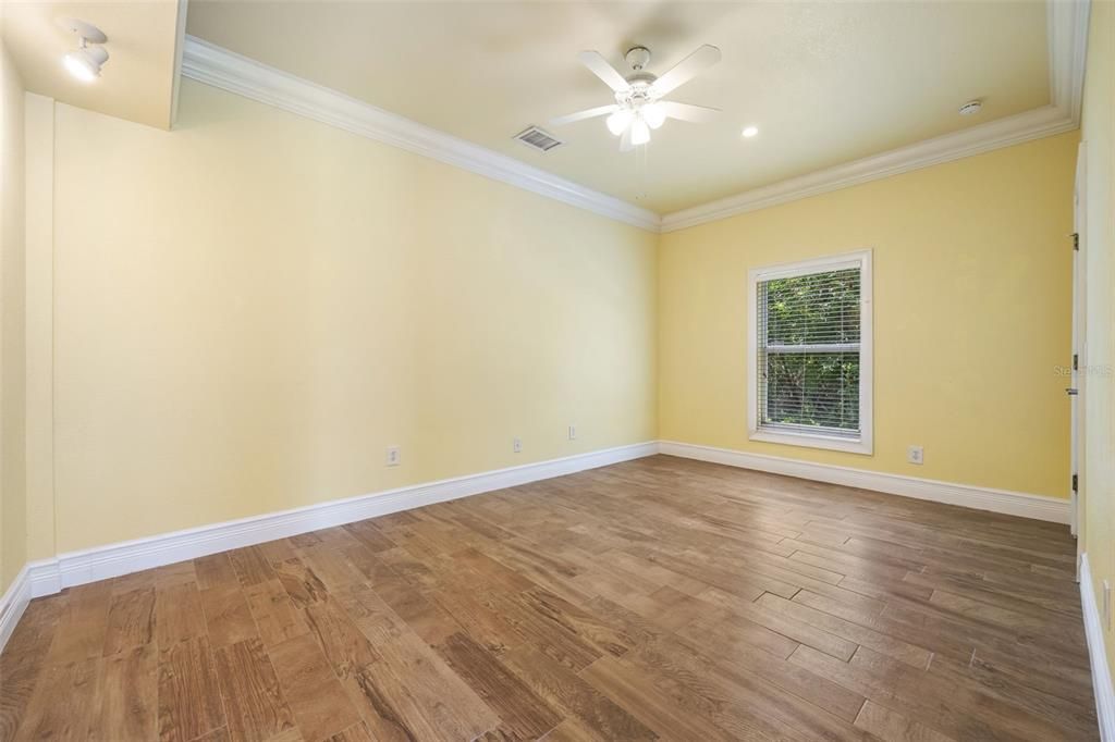 For Sale: $997,000 (4 beds, 3 baths, 4746 Square Feet)