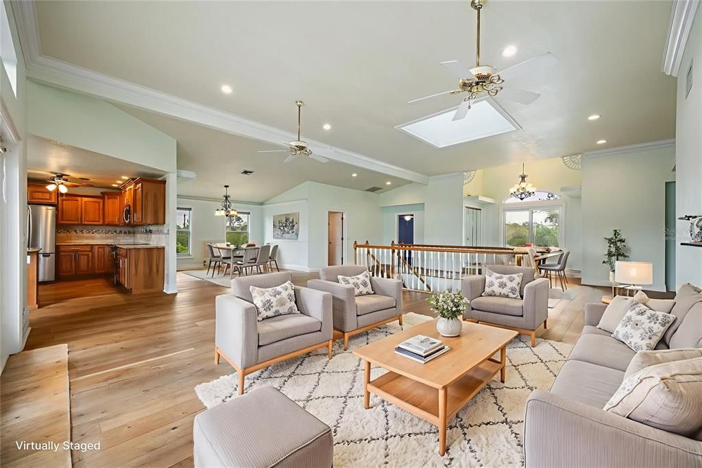 For Sale: $997,000 (4 beds, 3 baths, 4746 Square Feet)