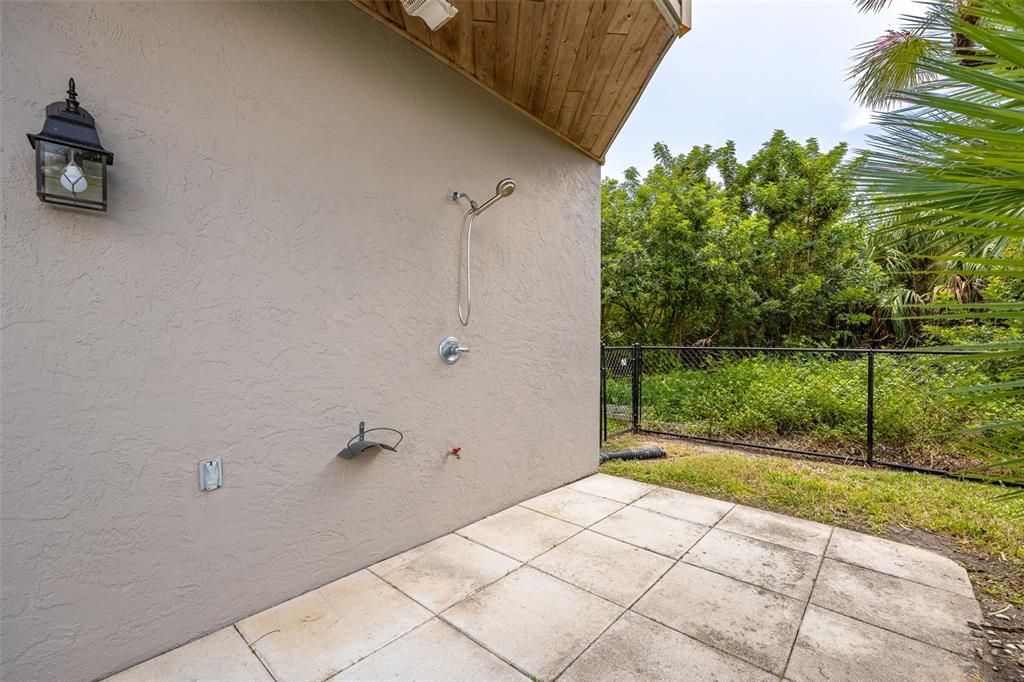 For Sale: $997,000 (4 beds, 3 baths, 4746 Square Feet)