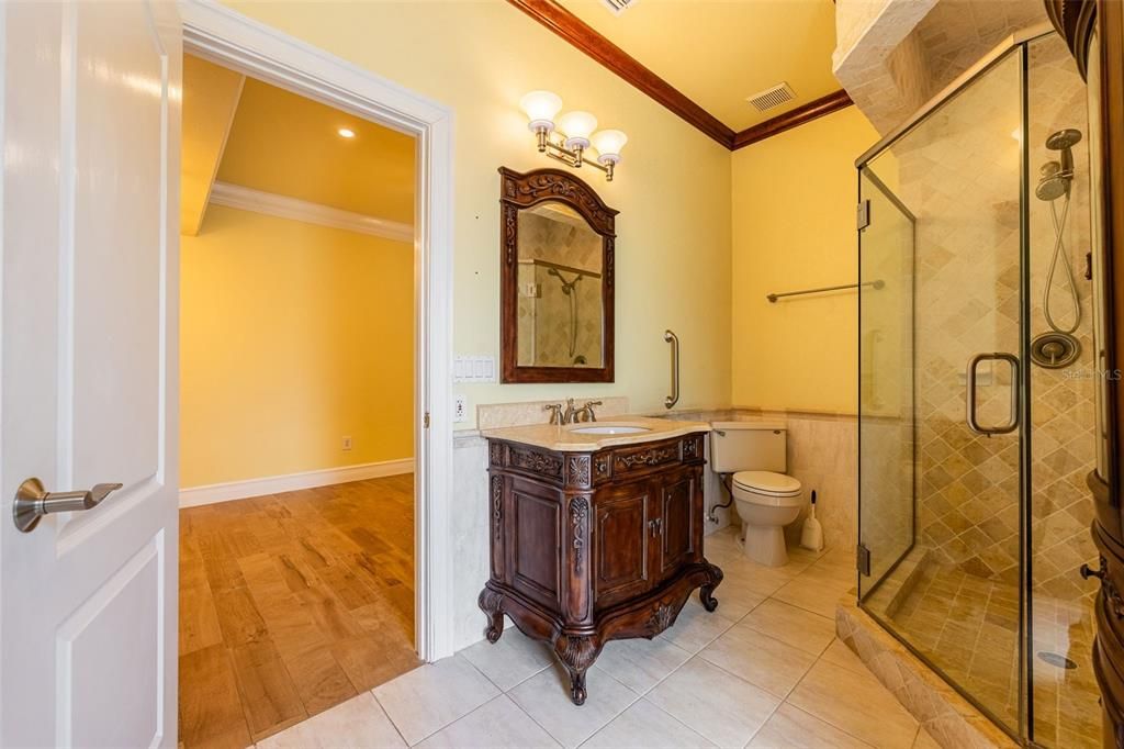 For Sale: $997,000 (4 beds, 3 baths, 4746 Square Feet)