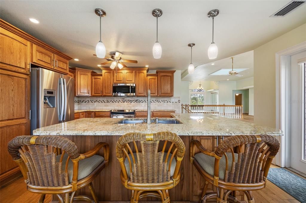 For Sale: $997,000 (4 beds, 3 baths, 4746 Square Feet)