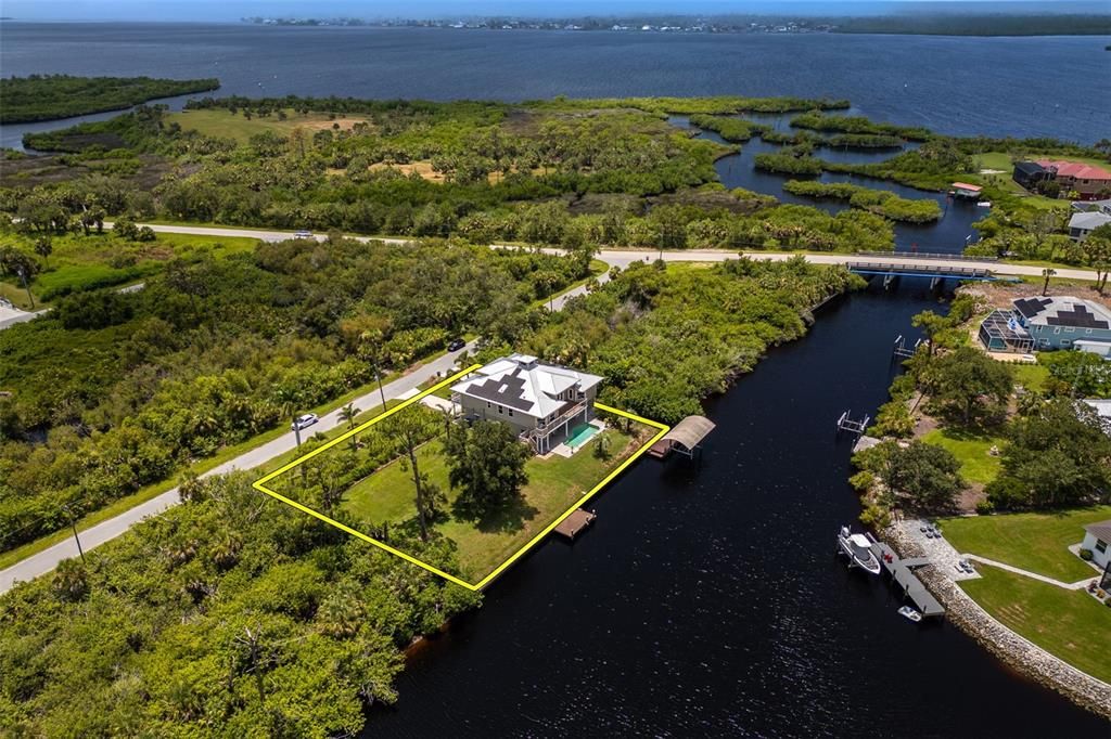 For Sale: $997,000 (4 beds, 3 baths, 4746 Square Feet)