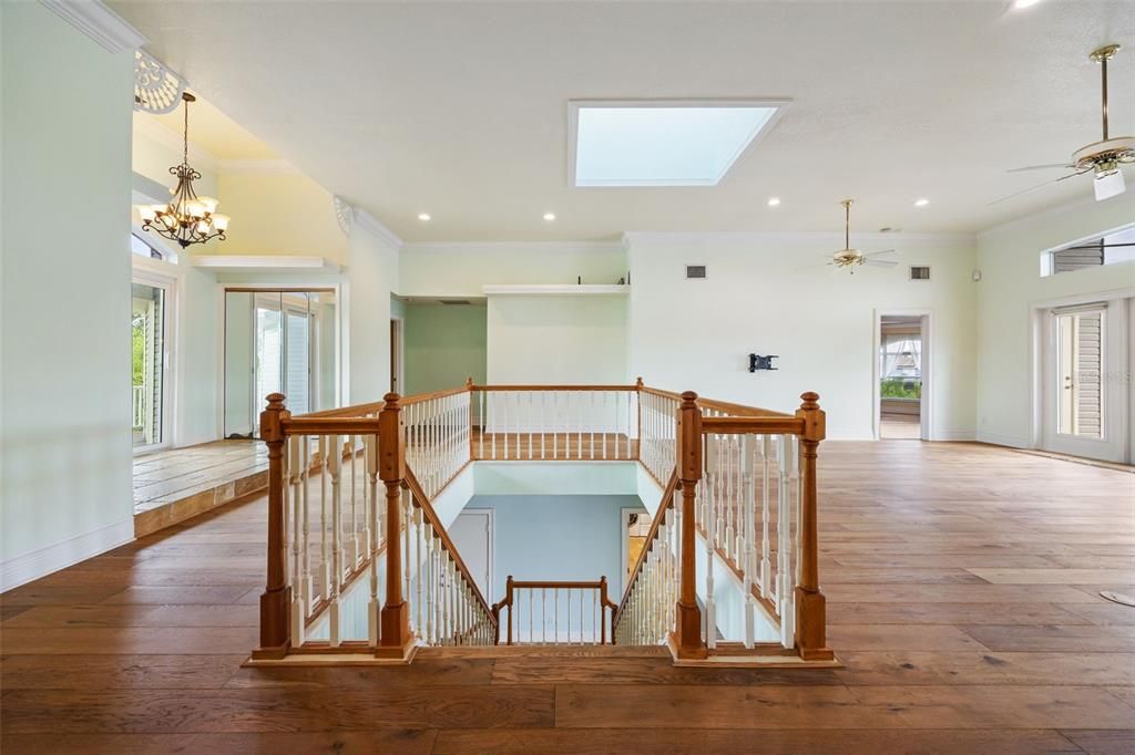 For Sale: $997,000 (4 beds, 3 baths, 4746 Square Feet)