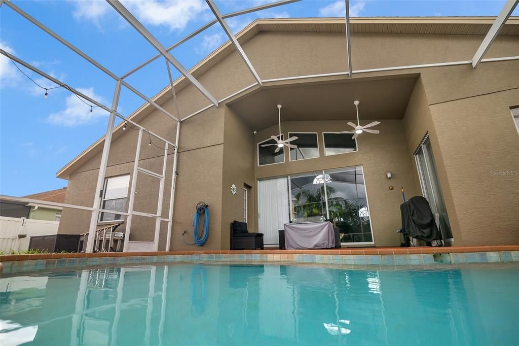 合同活跃: $3,500 (4 贝兹, 3 浴室, 2598 平方英尺)