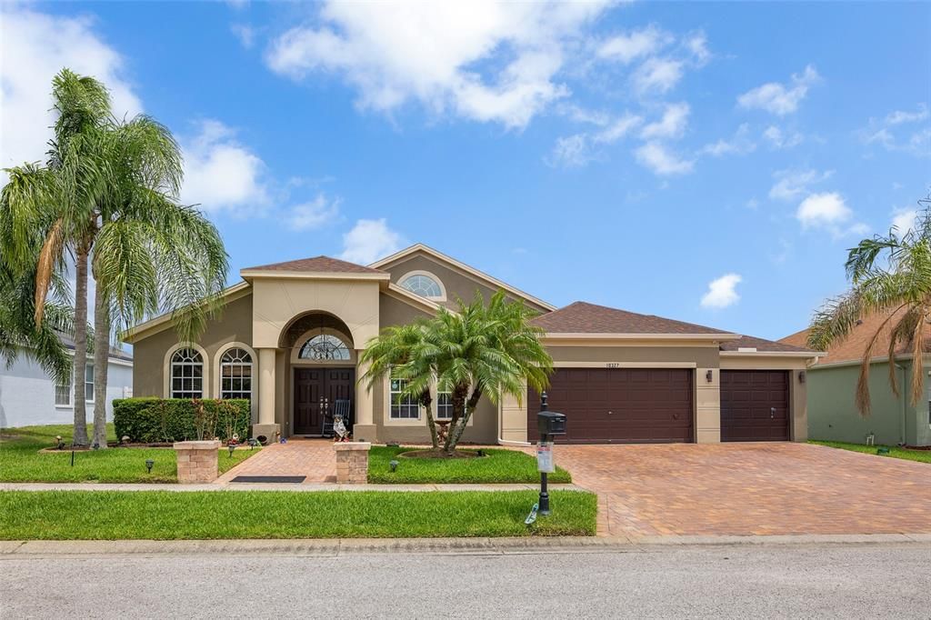 合同活跃: $3,500 (4 贝兹, 3 浴室, 2598 平方英尺)