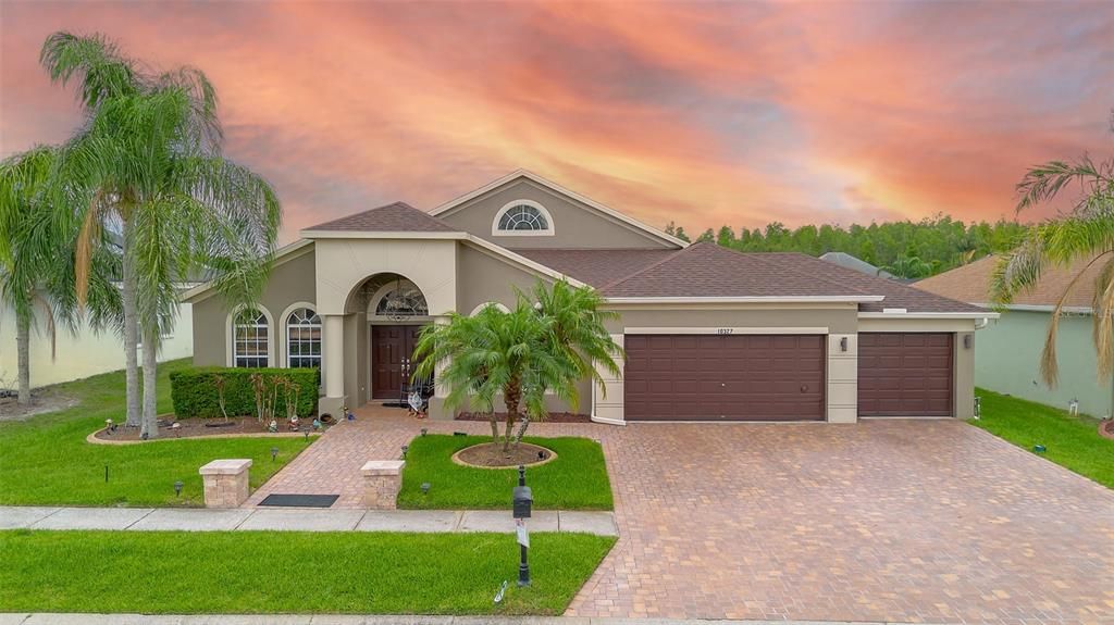 合同活跃: $3,500 (4 贝兹, 3 浴室, 2598 平方英尺)