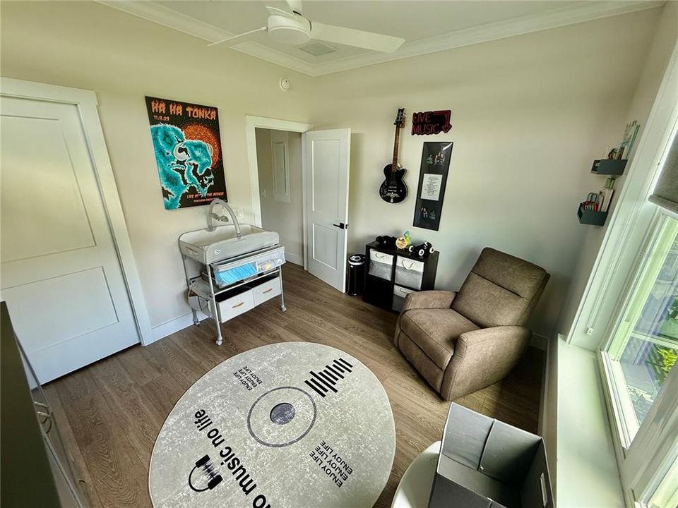 待售: $249,500 (2 贝兹, 2 浴室, 1053 平方英尺)