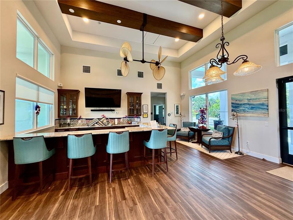 待售: $249,500 (2 贝兹, 2 浴室, 1053 平方英尺)