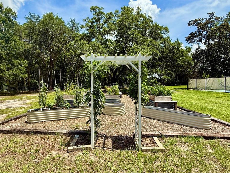 待售: $249,500 (2 贝兹, 2 浴室, 1053 平方英尺)