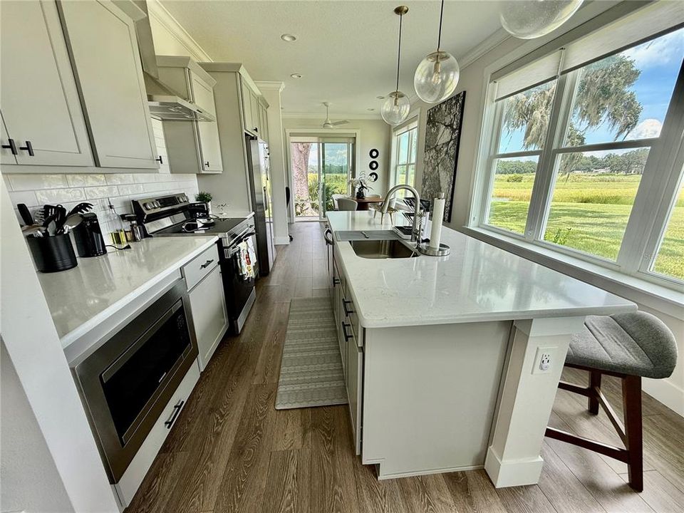 待售: $249,500 (2 贝兹, 2 浴室, 1053 平方英尺)