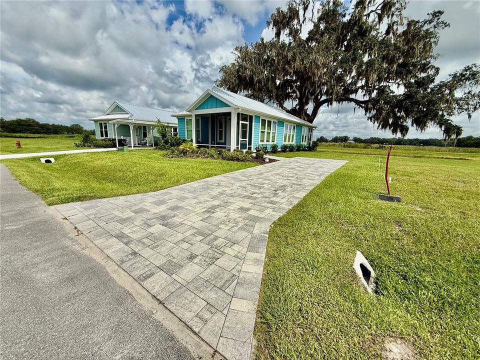 待售: $249,500 (2 贝兹, 2 浴室, 1053 平方英尺)