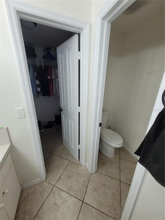 For Sale: $374,999 (4 beds, 2 baths, 1702 Square Feet)