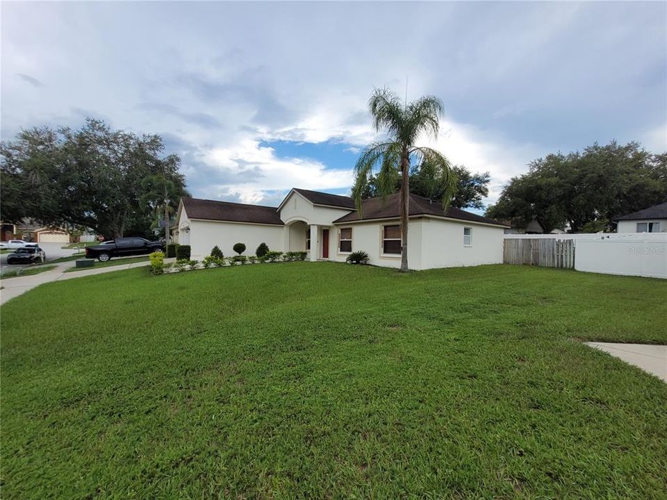 For Sale: $374,999 (4 beds, 2 baths, 1702 Square Feet)