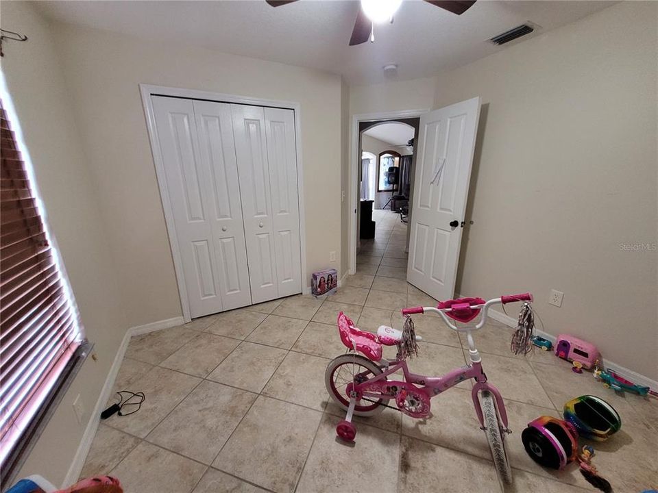 For Sale: $374,999 (4 beds, 2 baths, 1702 Square Feet)