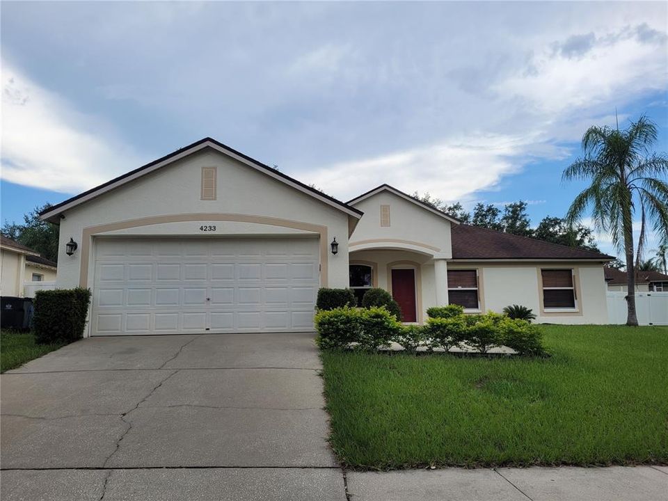 For Sale: $374,999 (4 beds, 2 baths, 1702 Square Feet)
