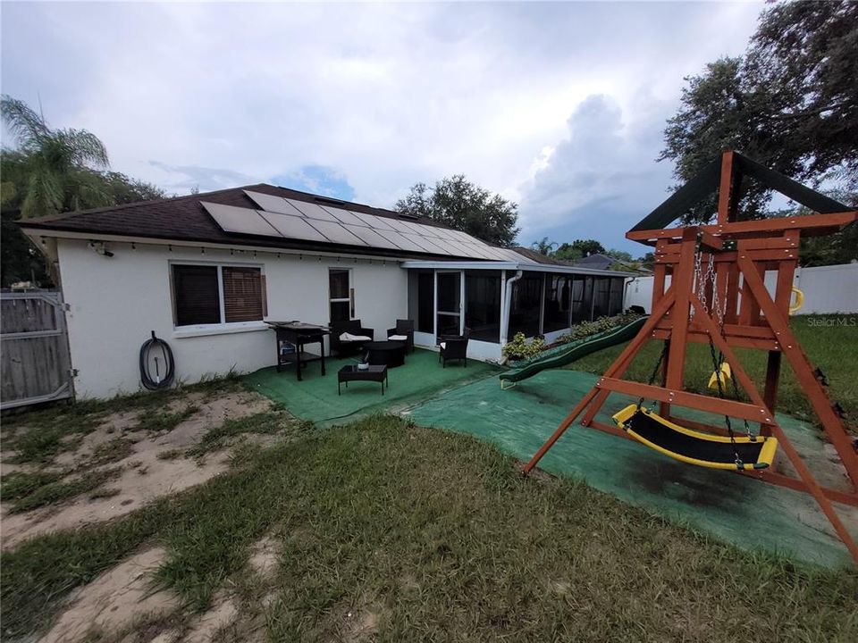 For Sale: $374,999 (4 beds, 2 baths, 1702 Square Feet)