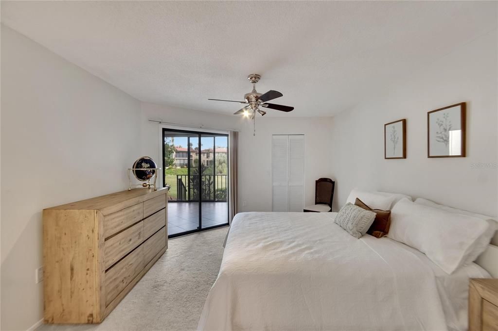 На продажу: $249,900 (2 спален, 2 ванн, 1254 Квадратных фут)