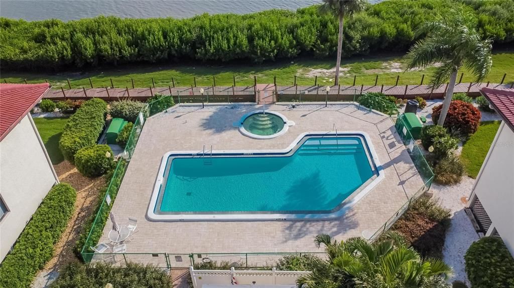 На продажу: $249,900 (2 спален, 2 ванн, 1254 Квадратных фут)