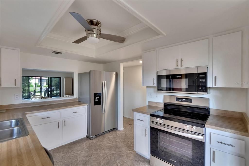 На продажу: $249,900 (2 спален, 2 ванн, 1254 Квадратных фут)