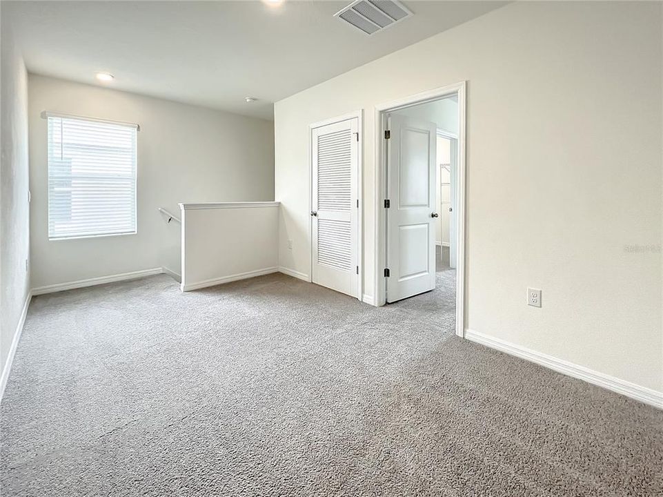 Под контрактом: $2,795 (5 спален, 3 ванн, 2447 Квадратных фут)