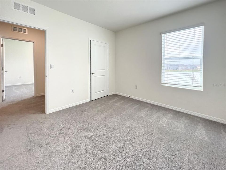 Под контрактом: $2,795 (5 спален, 3 ванн, 2447 Квадратных фут)