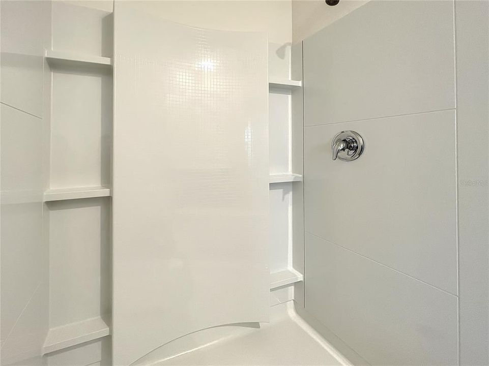 Под контрактом: $2,795 (5 спален, 3 ванн, 2447 Квадратных фут)