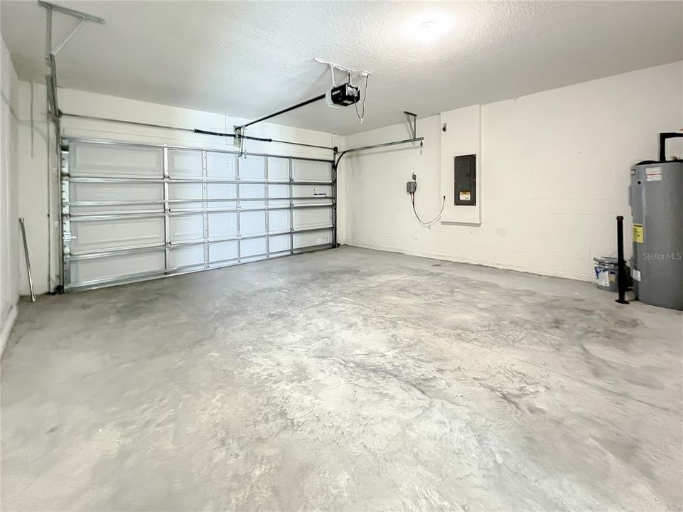 Под контрактом: $2,795 (5 спален, 3 ванн, 2447 Квадратных фут)