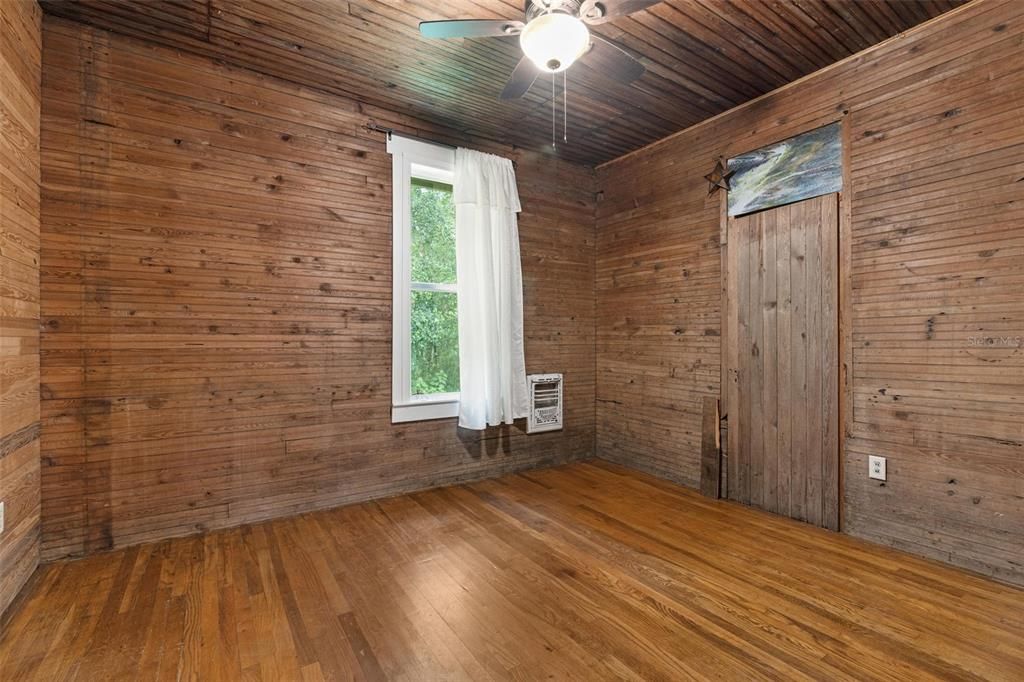 На продажу: $295,000 (2 спален, 2 ванн, 1400 Квадратных фут)