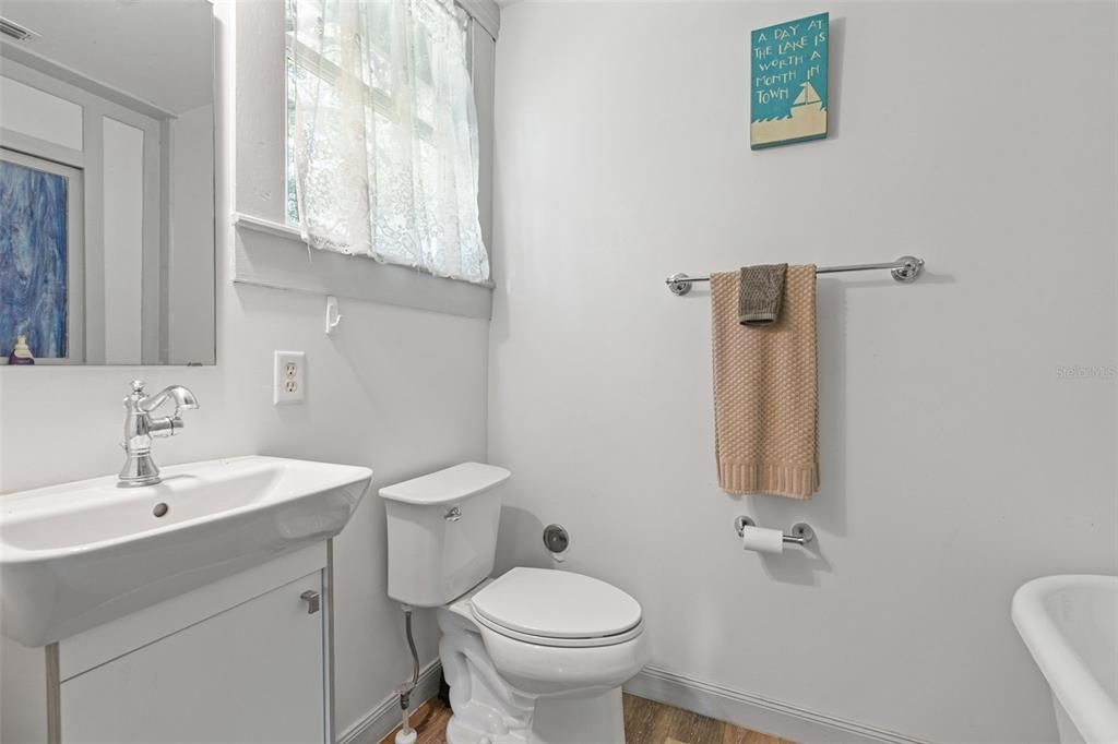 На продажу: $295,000 (2 спален, 2 ванн, 1400 Квадратных фут)