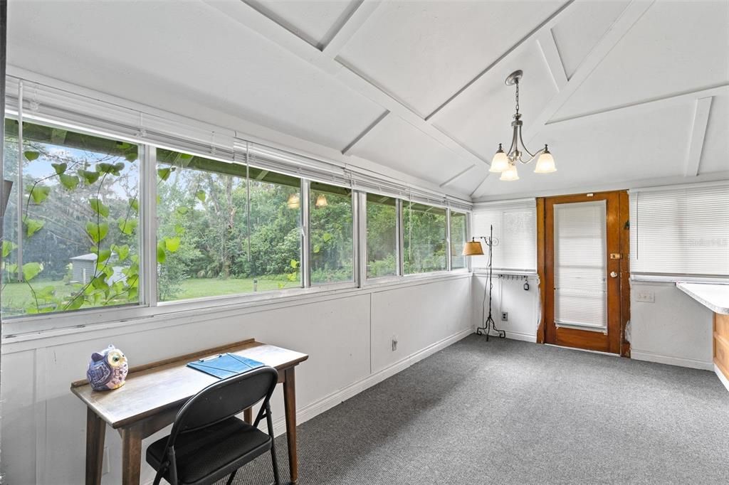 На продажу: $295,000 (2 спален, 2 ванн, 1400 Квадратных фут)