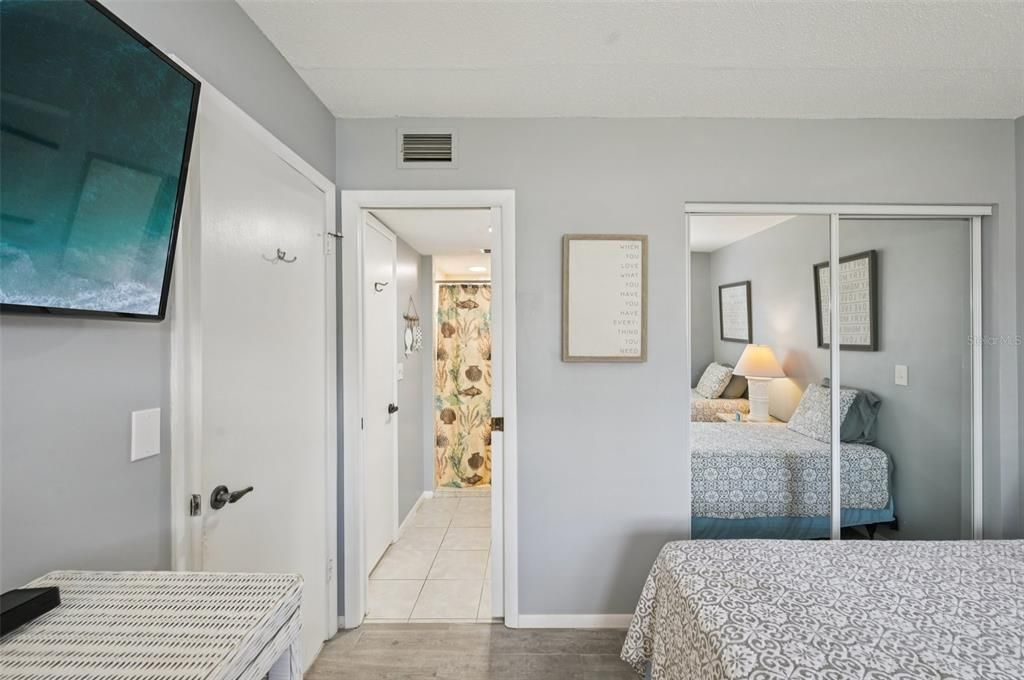 На продажу: $225,000 (2 спален, 2 ванн, 966 Квадратных фут)