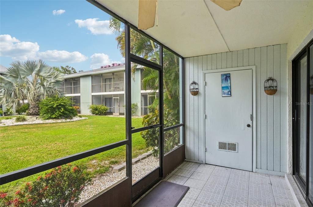 На продажу: $225,000 (2 спален, 2 ванн, 966 Квадратных фут)