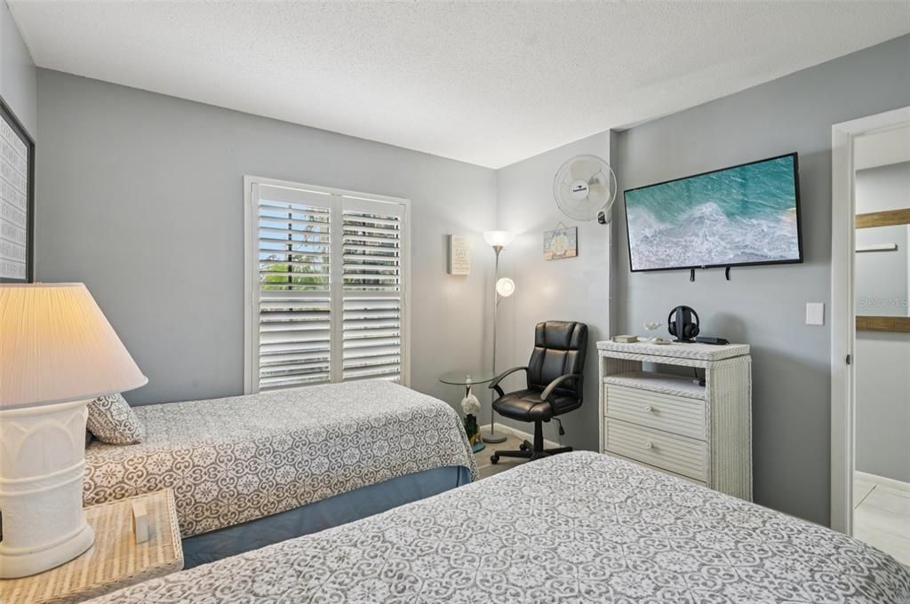 На продажу: $225,000 (2 спален, 2 ванн, 966 Квадратных фут)