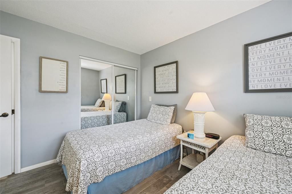 На продажу: $225,000 (2 спален, 2 ванн, 966 Квадратных фут)