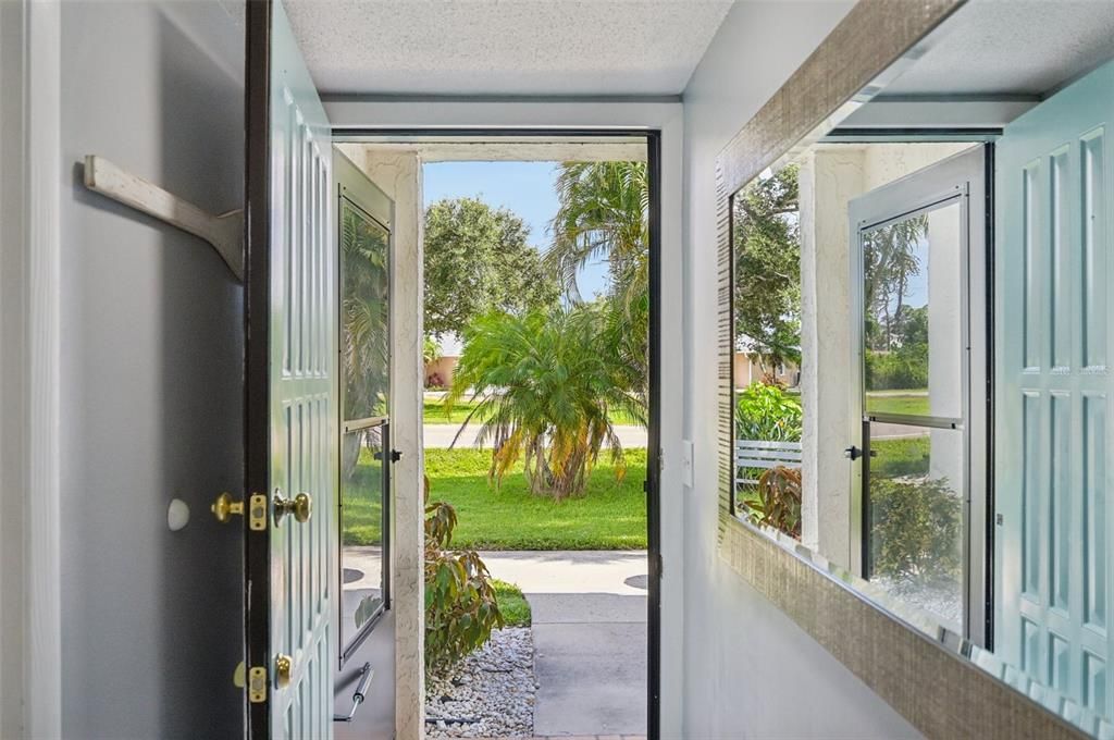 На продажу: $225,000 (2 спален, 2 ванн, 966 Квадратных фут)