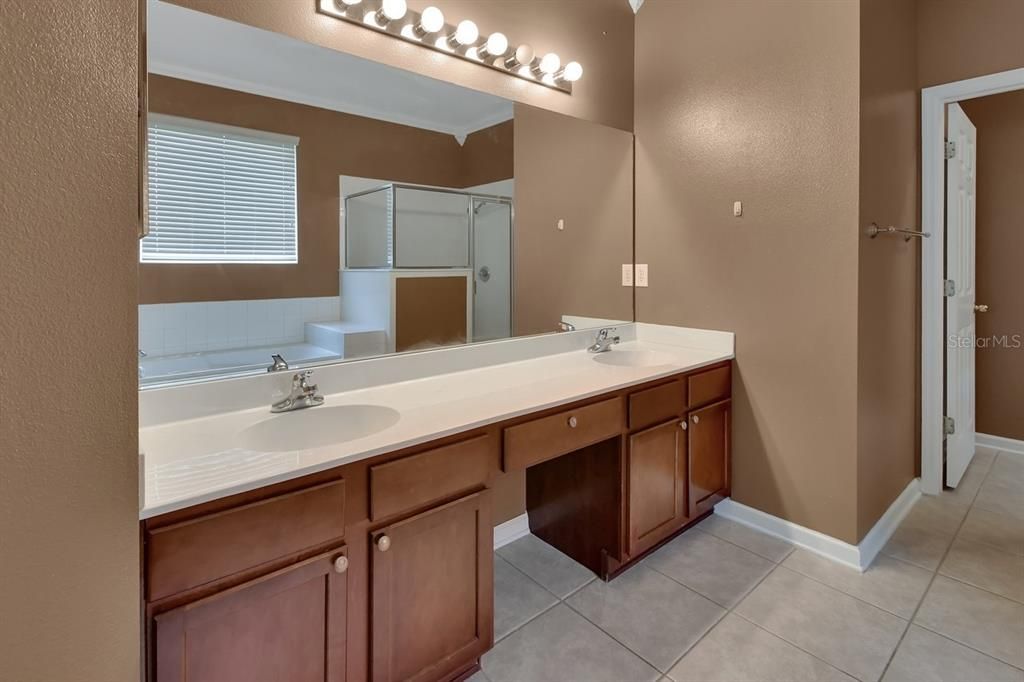 Active With Contract: $359,900 (4 beds, 2 baths, 2461 Square Feet)
