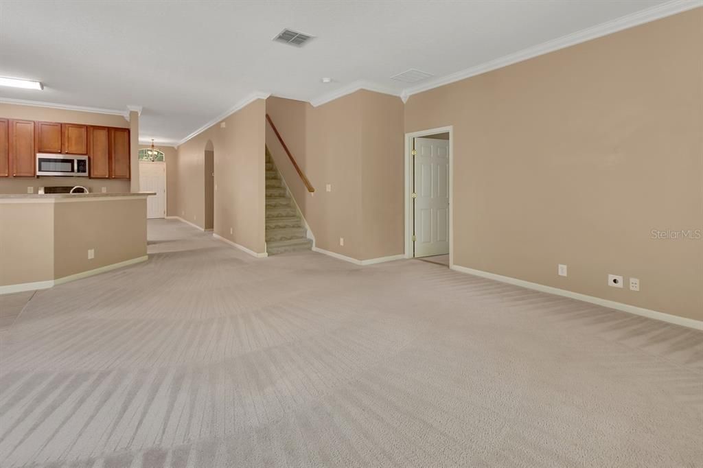 Active With Contract: $359,900 (4 beds, 2 baths, 2461 Square Feet)