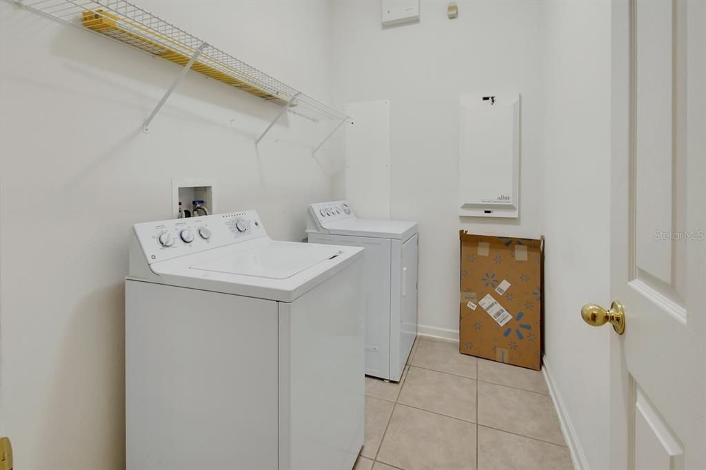 Active With Contract: $359,900 (4 beds, 2 baths, 2461 Square Feet)