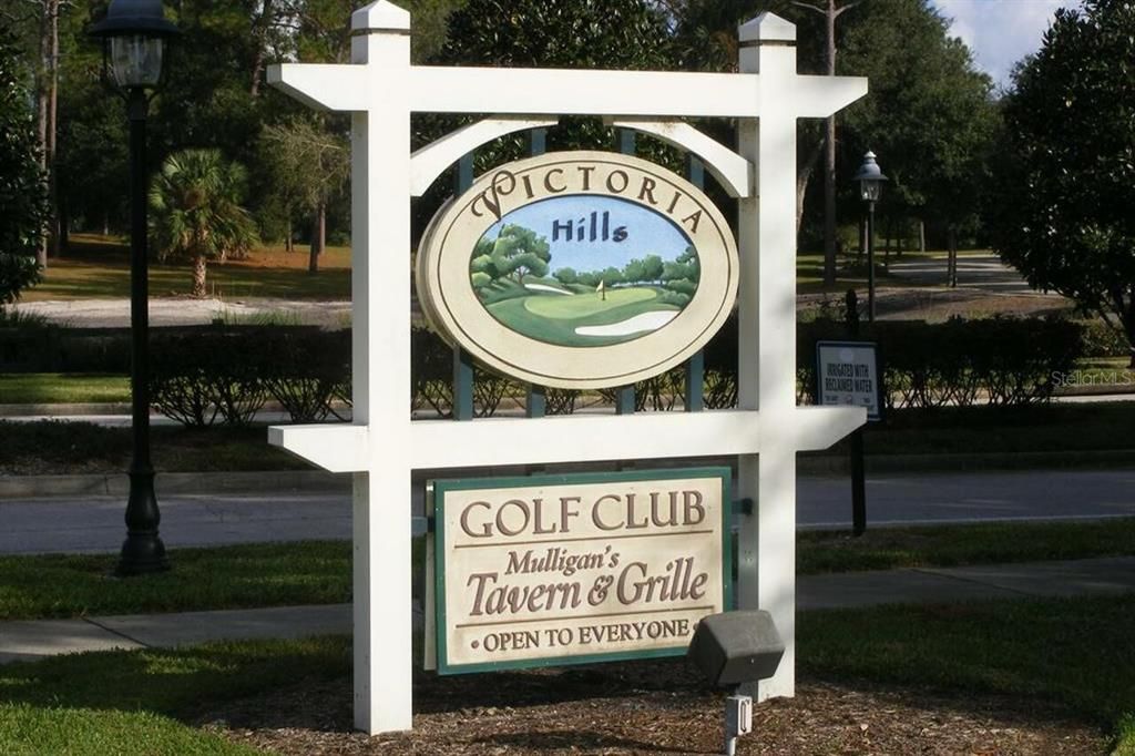 Active With Contract: $359,900 (4 beds, 2 baths, 2461 Square Feet)