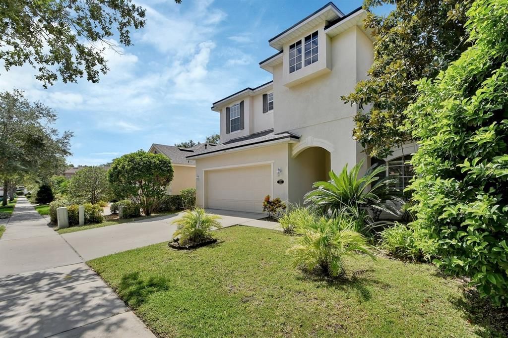 Active With Contract: $359,900 (4 beds, 2 baths, 2461 Square Feet)