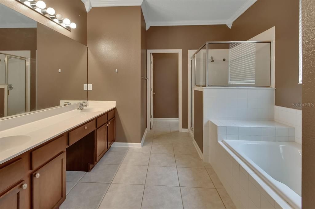 Active With Contract: $359,900 (4 beds, 2 baths, 2461 Square Feet)