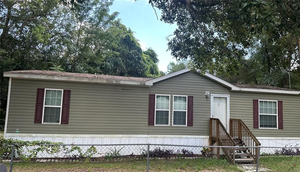 合同活跃: $210,000 (3 贝兹, 2 浴室, 1248 平方英尺)